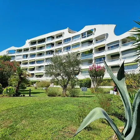 Superbe T2 Confort 3 Etoiles, Entierement Renove Avec Piscine, Parking, Clim, Wifi, Netflix 公寓