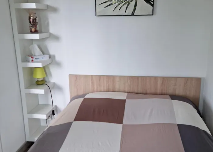 Superbe T2 Confort 3 Etoiles, Entierement Renove Avec Piscine, Parking, Clim, Wifi, Netflix Apartman
