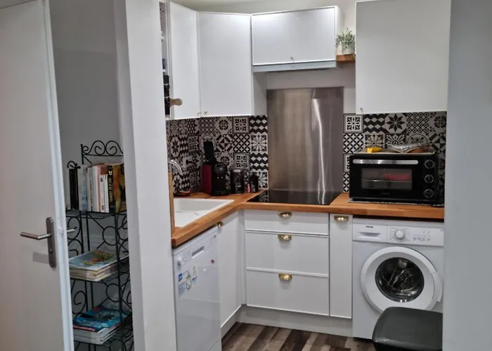 Superbe T2 Confort 3 Etoiles, Entierement Renove Avec Piscine, Parking, Clim, Wifi, Netflix Apartman